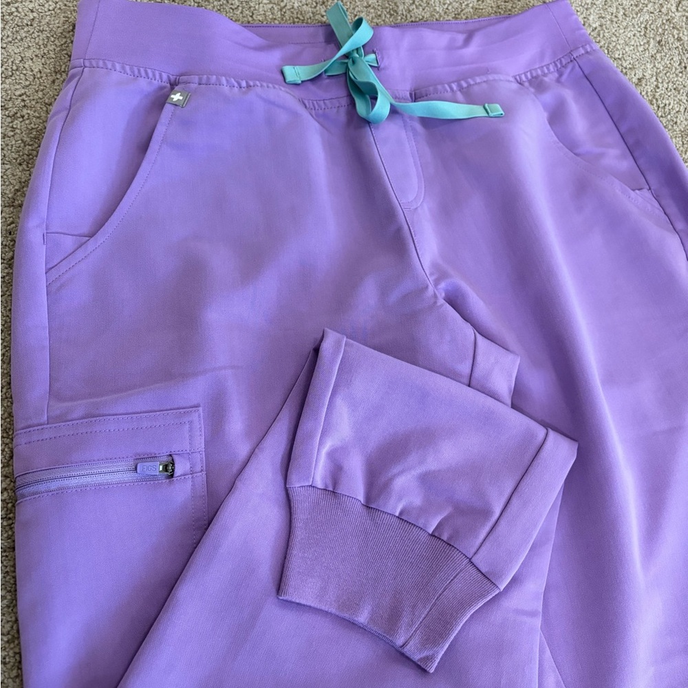 Figs Zamora size medium lavender joggers